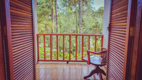 Standard Triple Room image 7