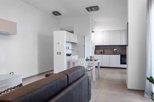 GuestHost - Garnopea Modern & Stylish Apartment with Balcony, Lecce (foto 8)