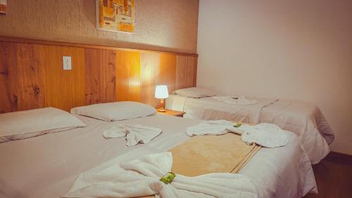 Standard Triple Room image 5