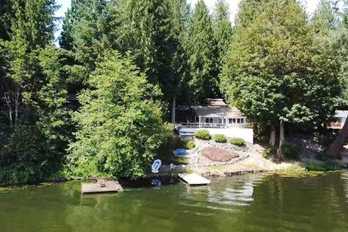 Guppies Lakehouse-Prvt. Lake Acc, Close to Rainier