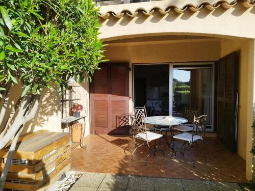 Appartement 4 personnes avec terrasse au golf de St Cyprien