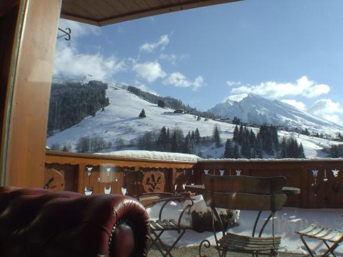 Kilátás, Carlina in La Clusaz