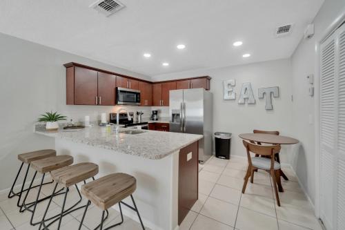 Newly Renovated Condo in Apollo Beach 5! in Apollo Beach, USA