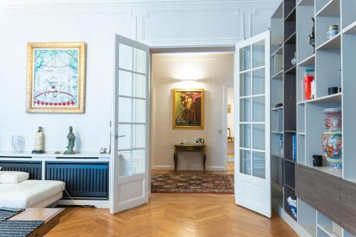 Spacieux appartement de luxe (280 m2) dans un quartier prestigieux de Paris (XVI) - image 10