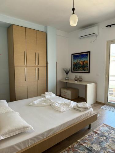 Era's Apartment, Тирана (фото 11)