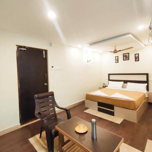Deluxe Double Room (2 Adults + 1 Child) image 5