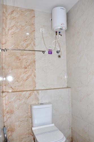 Deluxe Double Room (2 Adults + 1 Child) image 4
