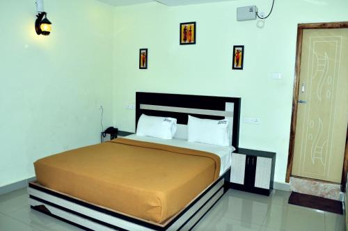 Deluxe Queen Room image 4