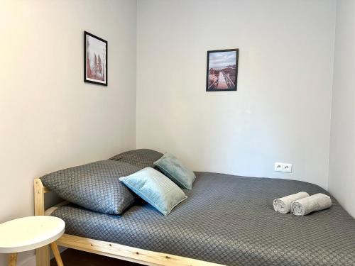 MMRent Lake Room 2