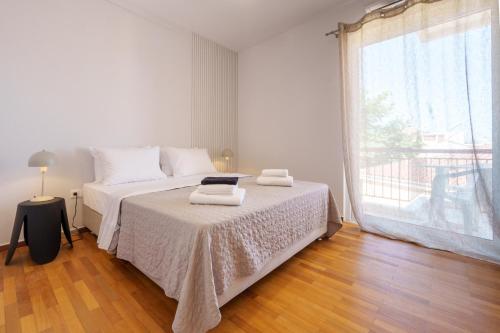 Four-Bedroom Apartment with Balcony  image 6