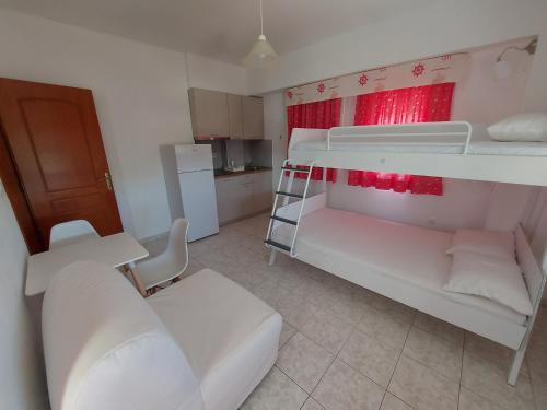 Apocalypsis Studios-Apartments