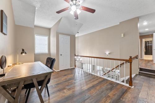 My Amazing Bay House & Pool in Clear Lake