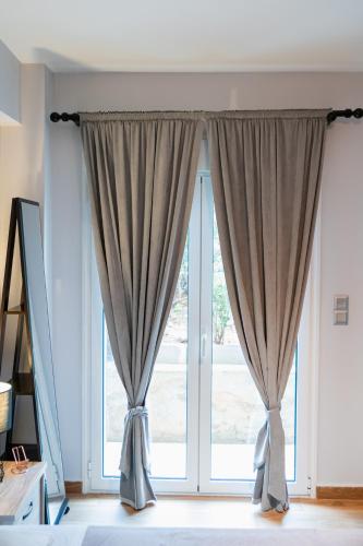 Lux Modern Apt Ανακαινισμένο διαμέρισμα 150m από την πλαζ 'ΈΔΕΜ' Room Type - One-Bedroom Apartment