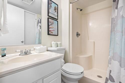 Beautiful 2 Bedroom Apartment in Cherry Grove with Stunning Views Buena Vista 402 - image 5