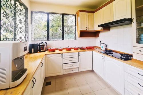 Bali Modern Style Villa up to 20pax in KL - image 8