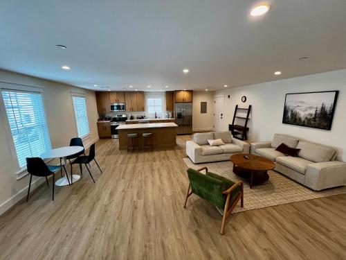 ห้องครัว, Montgomery Modern Luxury Stays in มอนตโกเมอรี (นิวยอร์ก)