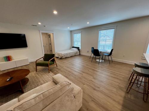 Montgomery Modern Luxury Stays in มอนตโกเมอรี (นิวยอร์ก)