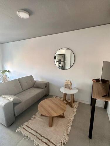One-Bedroom Apartment image 7
