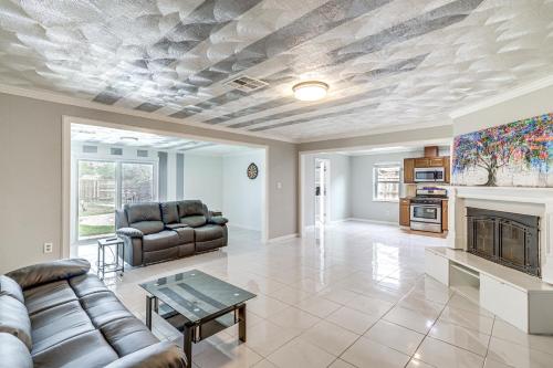 Newly Renovated Houston Home with Private Pool! in Houston, USA