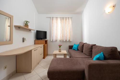Just Meters from the sea Lavica Beachfront Apartments 5