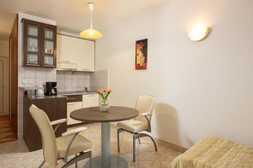Just Meters from the sea Lavica Beachfront Apartments 5