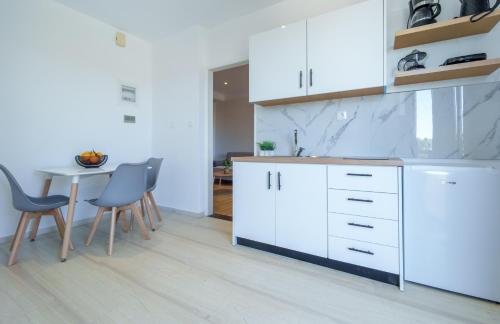 One-Bedroom Apartment with Balcony image 7