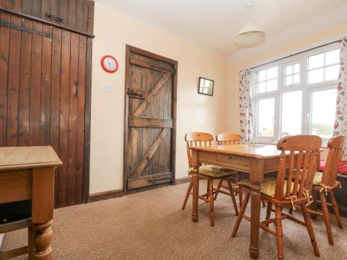 Parc An Castle Ctg - image 2