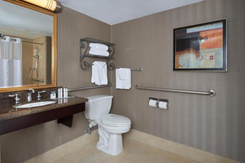 Double Room with Two Double Beds - Non-Smoking image 3