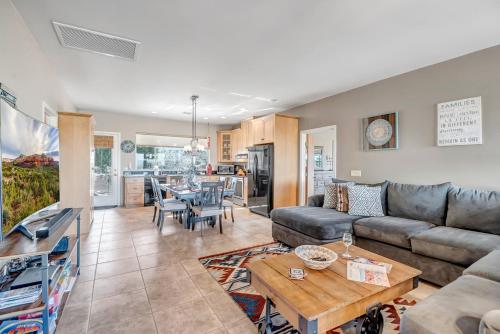 Cottonwood Siesta Ridge View- Mingus Mtn Views, Close to Downtown, Jerome & Sedona! in Cottonwood, USA