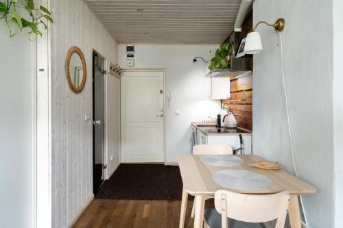 Garden Studio next to Telliskivi & Old Town, Tallinn (photo 9)