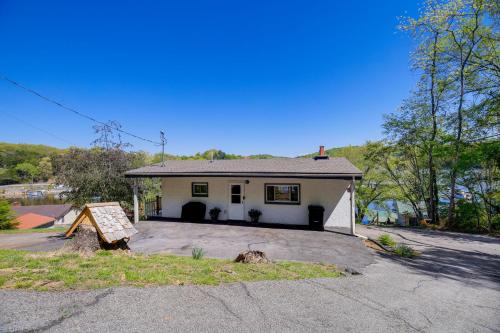 Kingsport Boone Lake Hideaway with Deck and Views!