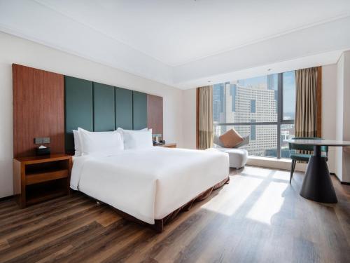 552099606 Holiday Inn Qingdao City Center by IHG - May 4th Square