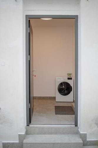 3 min to everything-Stylish-Modern-Old Fortress