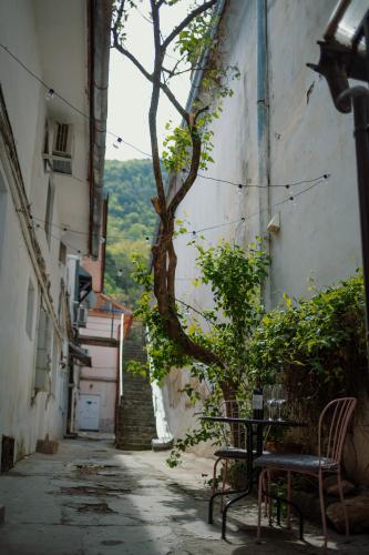 3 min to everything-Stylish-Modern-Old Fortress