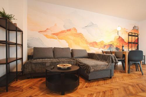 3 min to everything-Stylish-Modern-Old Fortress