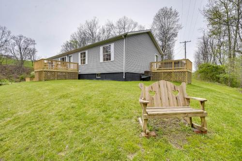 Pet-Friendly Zanesville Haven with Game Room!