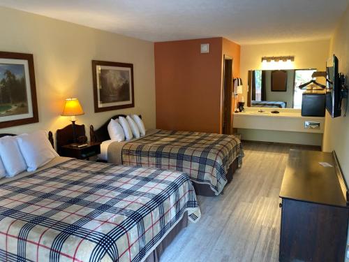 Queen Room with Two Queen Beds