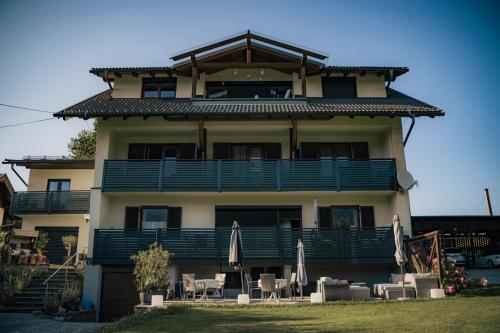  Apartments Stissen - Hideaway am Sonnhügel in Faak am See