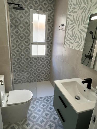 Modern and Bright close to the Station, Cordoue (photo 8)
