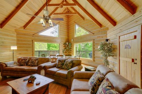 Peaceful Country Home Less Than 5 Mi to Lake Cumberland in Albany, USA