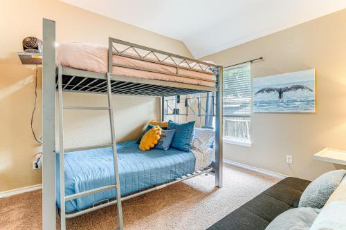 Pool, Hot Tub and BBQ Family Home in Round Rock Pool, Hot Tub and BBQ Family Home in Round Rock