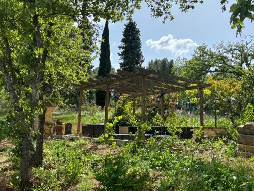 Havre de paix au sein d'un T3 d'une bastide aixoise Havre de paix au sein d'un T3 d'une bastide aixoise