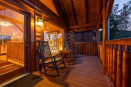 A Piece of Heaven-FREE Dollywood ticket, mountain views, local pool pass, game room, Wi-Fi