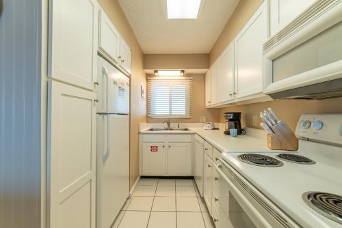 Regency Towers 1122 'Seas The Day' - image 5