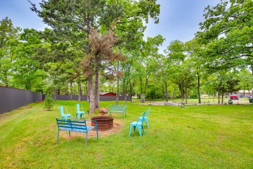 Mead Studio Cabin Near Lake Texoma and Marina! in Mead, USA