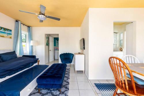 The Deck-1Bedroom Beach House in Hollywood in Hollywood, USA