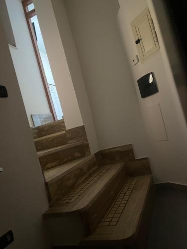 2 bedrooms, 6 beds