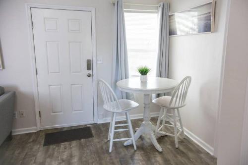 Cozy Cottage only 4 Blocks from the Ocean in Jacksonville Beach, USA