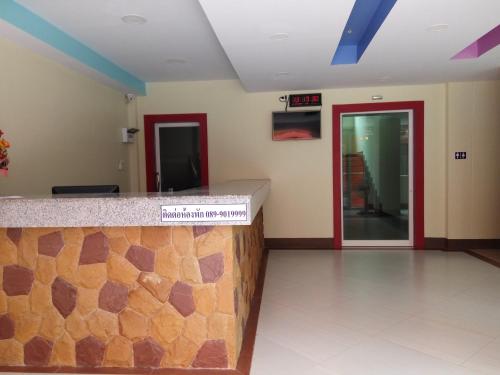 Lobby, Central Park Hotel in Sing Buri