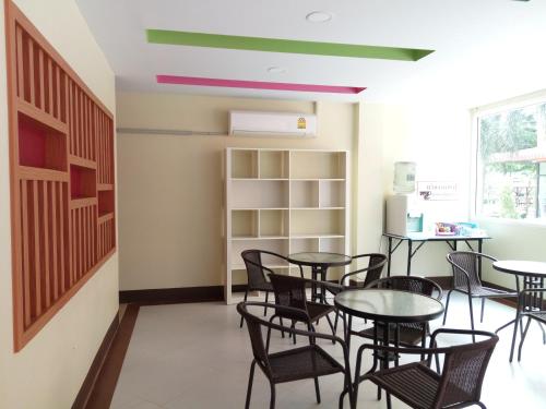 Lobby, Central Park Hotel in Sing Buri